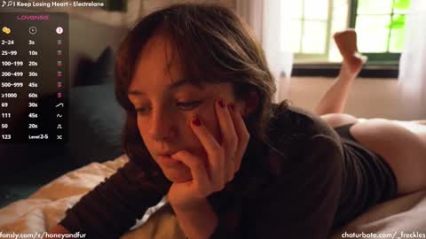 Snapshot of _freckles chatting on 01-24-25, 10:41 Jacqui Queen goddess motorcycle mozzarella Jaq next livestream see bio online show from 01-24-25, 10:41