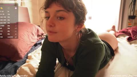 Snapshot of _freckles chatting on 02-03-25, 12:04 Jacqui Queen goddess motorcycle mozzarella Jaq next livestream see bio online show from 02-03-25, 12:04