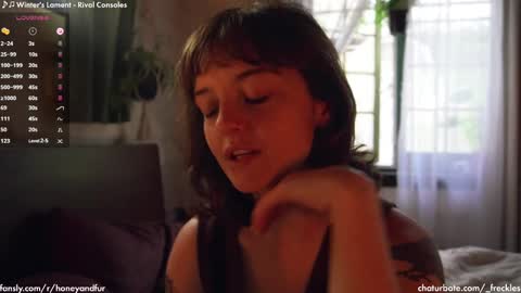 Snapshot of _freckles chatting on 02-04-25, 09:10 Jacqui Queen goddess motorcycle mozzarella Jaq next livestream see bio online show from 02-04-25, 09:10