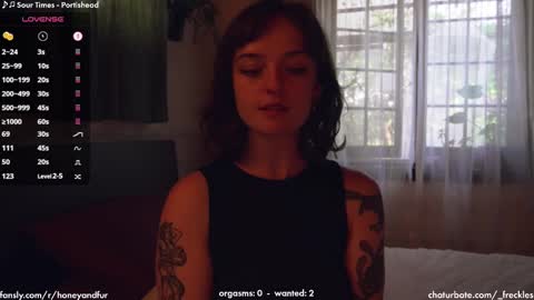 Snapshot of _freckles chatting on 02-10-25, 09:15 Jacqui Queen goddess motorcycle mozzarella Jaq next livestream see bio online show from 02-10-25, 09:15