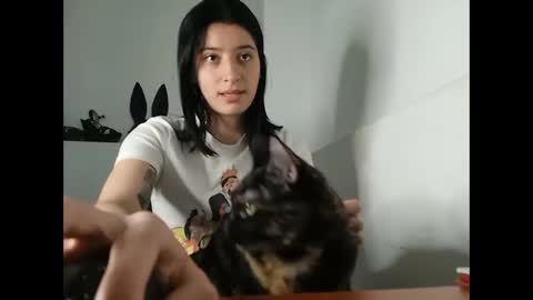 Mia-foster online show from 02-06-25, 12:22