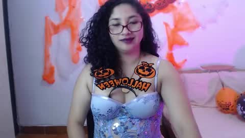 Snapshot of _gia_dior chatting on 10-15-25, 10:59 Gia Independent model online show from 10-15-25, 10:59