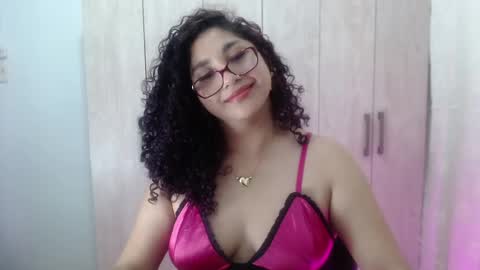 Snapshot of _gia_dior chatting on 10-30-25, 11:49 Gia Independent model online show from 10-30-25, 11:49