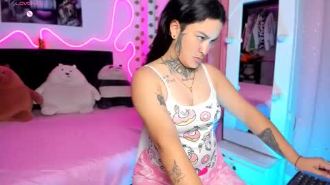 Snapshot of _gleep chatting on 10-29-25, 02:14 LEEP online show from 10-29-25, 02:14