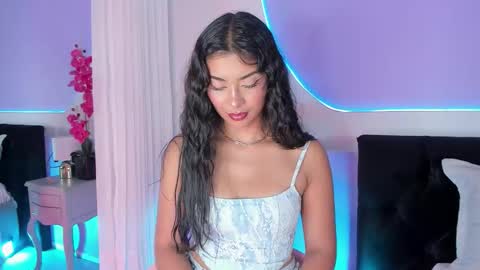 Snapshot of _haannah_ chatting on 10-29-25, 08:10 Hanna online show from 10-29-25, 08:10