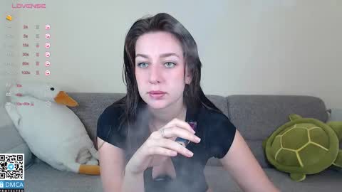 Snapshot of _halllseyyy_ chatting on 09-18-25, 09:33 Hi everybody my name is Halsey online show from 09-18-25, 09:33