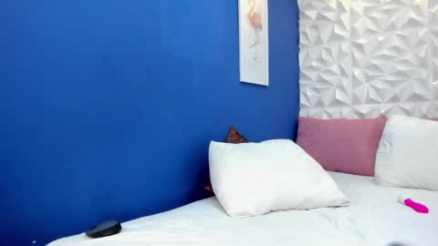 Snapshot of _hanna_bakerr_ chatting on 10-21-25, 09:48 Hanna online show from 10-21-25, 09:48