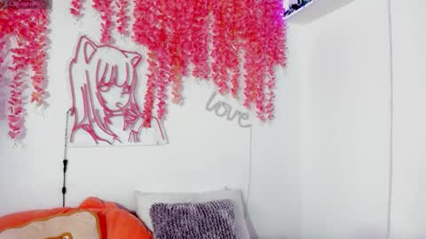 Hanna Botero online show from 10-15-25, 12:33