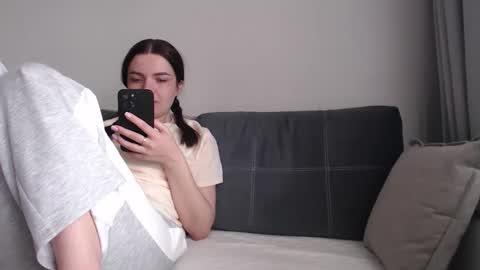 Snapshot of _hidden_frommymoom_ chatting on 03-12-26, 09:26 Criss4u online show from 03-12-26, 09:26