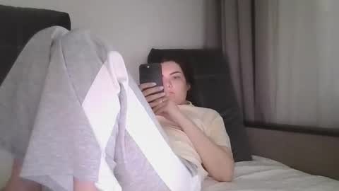 Snapshot of _hidden_frommymoom_ chatting on 03-16-26, 05:44 Criss4u online show from 03-16-26, 05:44