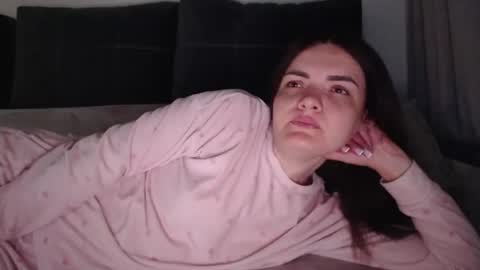 Snapshot of _hidden_frommymoom_ chatting on 03-21-26, 06:55 Criss4u online show from 03-21-26, 06:55