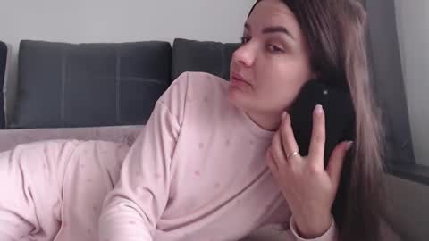 Snapshot of _hidden_frommymoom_ chatting on 03-28-26, 08:47 Criss4u online show from 03-28-26, 08:47