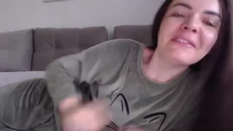 Snapshot of _hidden_frommymoom_ chatting on 04-03-26, 05:49 Criss4u online show from 04-03-26, 05:49