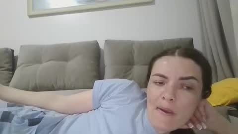 Snapshot of _hidden_frommymoom_ chatting on 04-09-26, 06:24 Criss4u online show from 04-09-26, 06:24