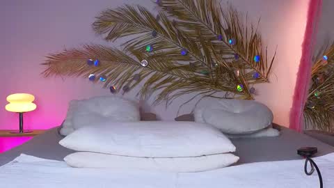 Holly online show from 02-09-25, 07:27