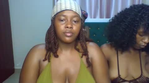 Snapshot of _honey_bloom chatting on 02-15-26, 08:02 _honey_bloom online show from 02-15-26, 08:02