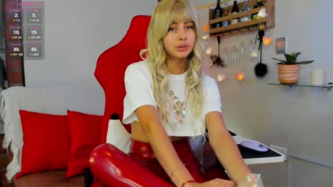 _hottie__ online show from 01-07-25, 09:25