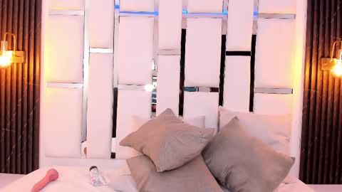 Iris online show from 02-21-25, 03:32