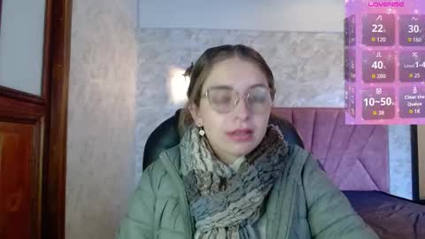 Snapshot of _isaabellaa chatting on 10-17-25, 11:57 Isa online show from 10-17-25, 11:57