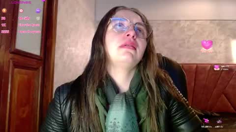 Snapshot of _isaabellaa chatting on 10-24-25, 01:07 Isa online show from 10-24-25, 01:07