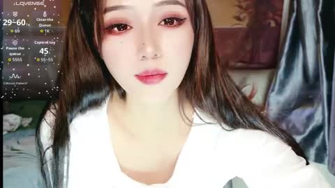 Snapshot of _iuiu_ chatting on 11-14-25, 11:42 UU online show from 11-14-25, 11:42