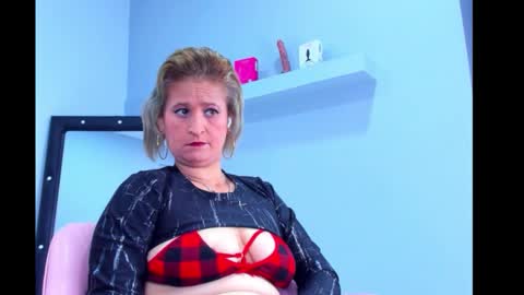 Snapshot of _jaadee_ chatting on 02-06-26, 01:14 JADE online show from 02-06-26, 01:14