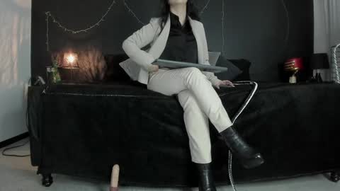 Miss Jade online show from 12-31-24, 11:42