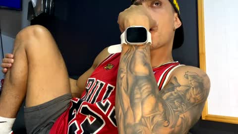 JACKTUZZI instagram online show from 12-31-24, 04:38