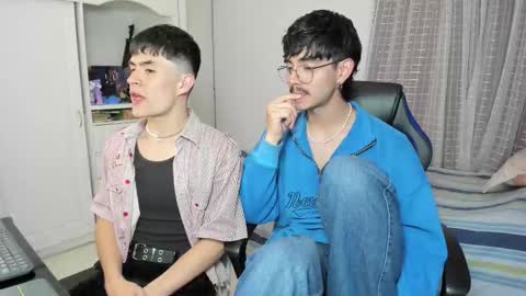 Snapshot of _jamesboy chatting on 10-31-25, 01:06 James online show from 10-31-25, 01:06