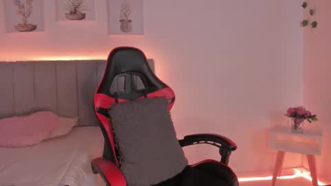 Snapshot of _janiis_ chatting on 10-14-25, 10:32 jannis online show from 10-14-25, 10:32