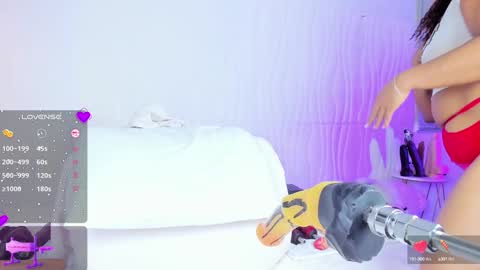 _jasminnee_ online show from 01-12-25, 12:55