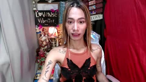 Snapshot of _jejebel chatting on 11-17-25, 04:35 Maria online show from 11-17-25, 04:35