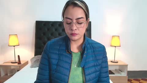 Jessica online show from 09-18-25, 01:13