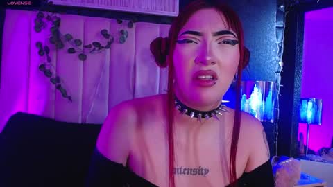 Mia online show from 12-21-24, 04:46