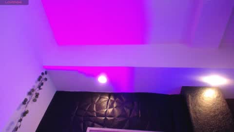 Mia online show from 12-24-24, 04:51