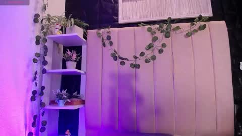 Mia online show from 01-13-25, 05:02