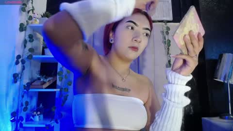 Mia online show from 01-31-25, 01:02