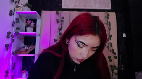 Mia online show from 02-06-25, 05:09