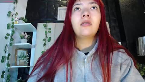 Mia online show from 02-10-25, 01:01