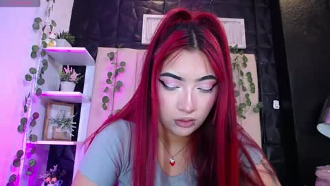 Mia online show from 02-11-25, 04:56