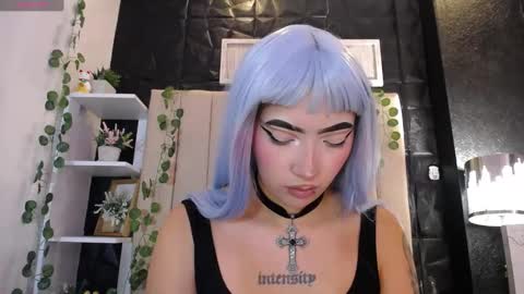 Mia online show from 03-07-25, 04:55