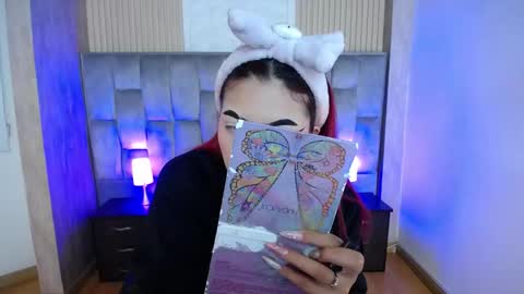 Mia online show from 09-18-25, 03:25