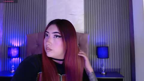 Mia online show from 11-12-25, 03:23