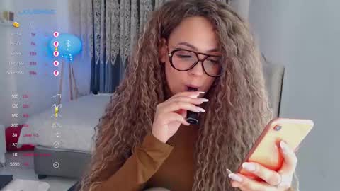 _just_a_queen_3 online show from 11-18-25, 11:47