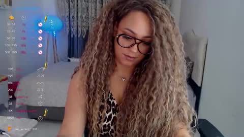 _just_a_queen_3 online show from 11-19-25, 05:13