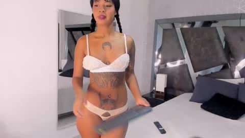 Snapshot of _kaylabrown_ chatting on 02-08-26, 11:46 KAYLA online show from 02-08-26, 11:46