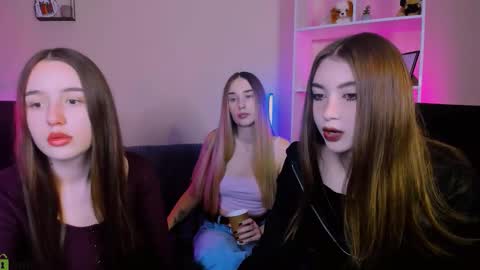 _kellykitten_ online show from 11-21-25, 09:52