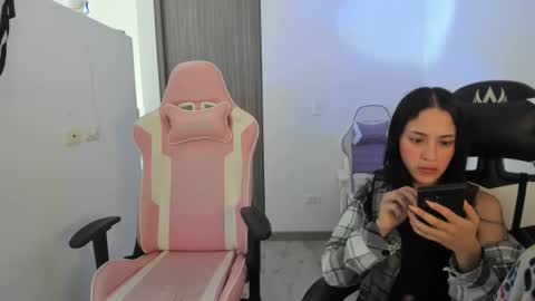 Snapshot of _khloe_sweet chatting on 10-30-25, 01:23 khloe sweet online show from 10-30-25, 01:23