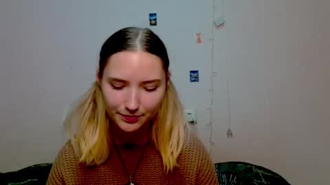 _kikiclark_ online show from 10-08-25, 08:17