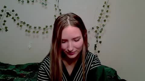 _kikiclark_ online show from 11-05-25, 06:30